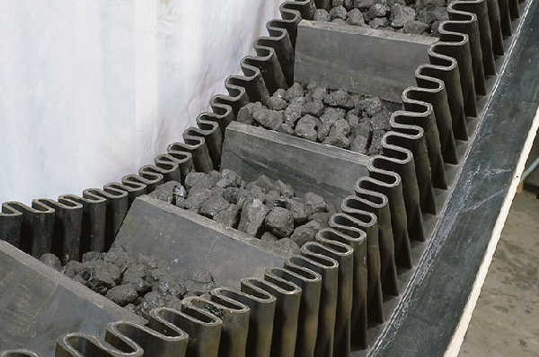 Industrial Cleated Conveyor Applications